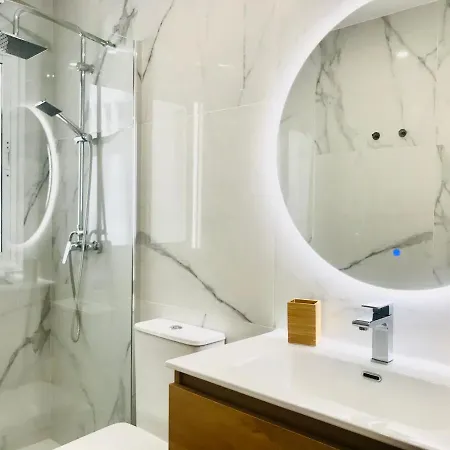 Apartmán Gleaming & Well Located In Center Màlaga