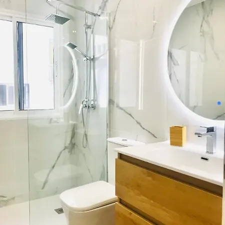 Gleaming & Well Located In Center Apartment Malaga