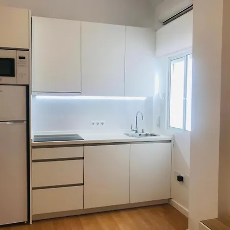 Apartment Gleaming & Well Located In Center *