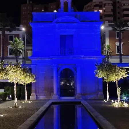 Gleaming & Well Located In Center Málaga